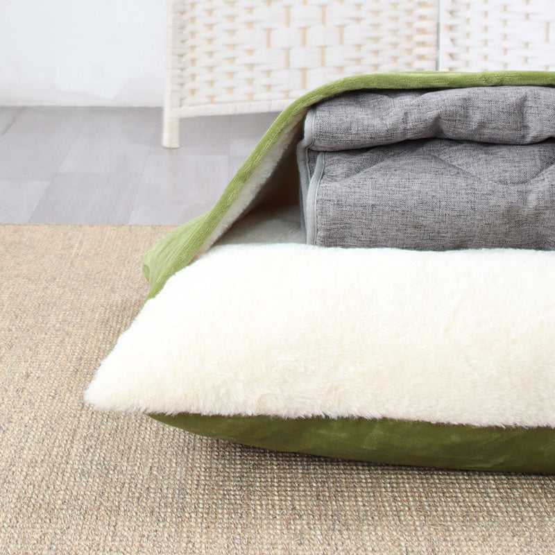 Washable bite resistant pet sleeping bag